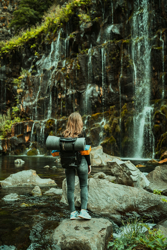 ORGANIC HAIR CARE ON THE GO: TIPS FOR BACKPACKERS